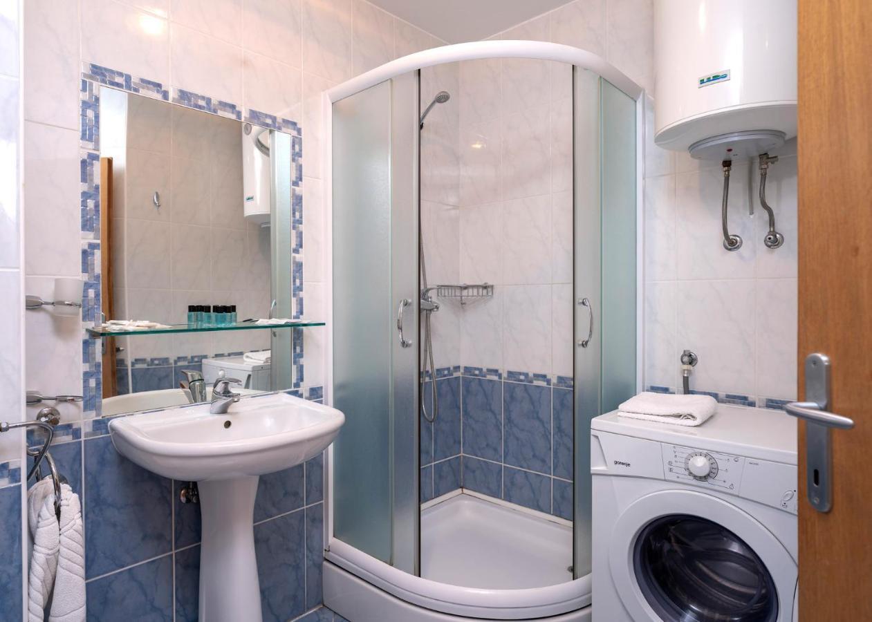 Villa Dalmatia Apartments Bol Eksteriør billede