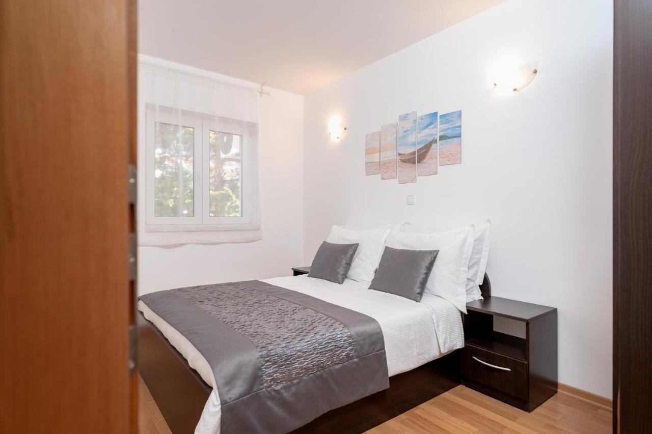 Villa Dalmatia Apartments Bol Eksteriør billede