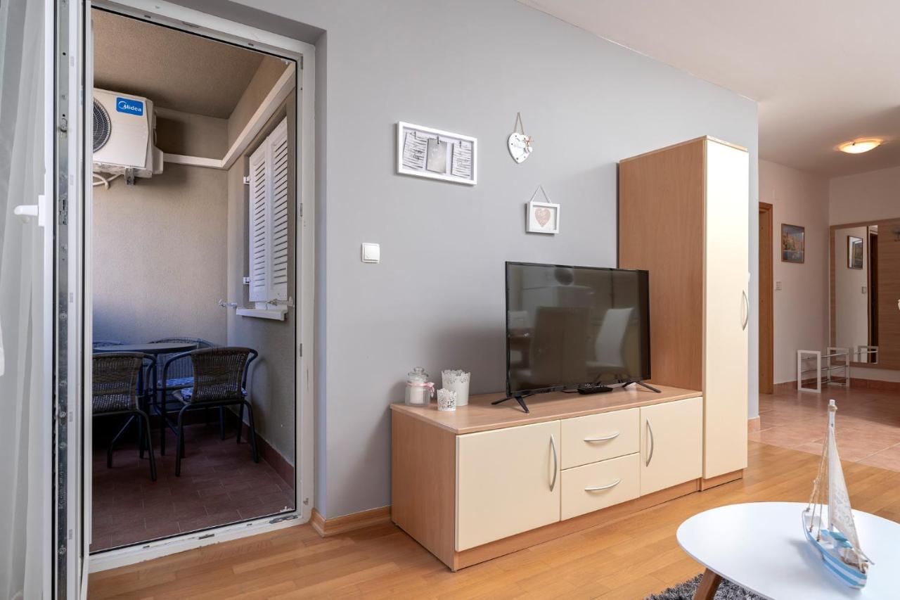 Villa Dalmatia Apartments Bol Eksteriør billede