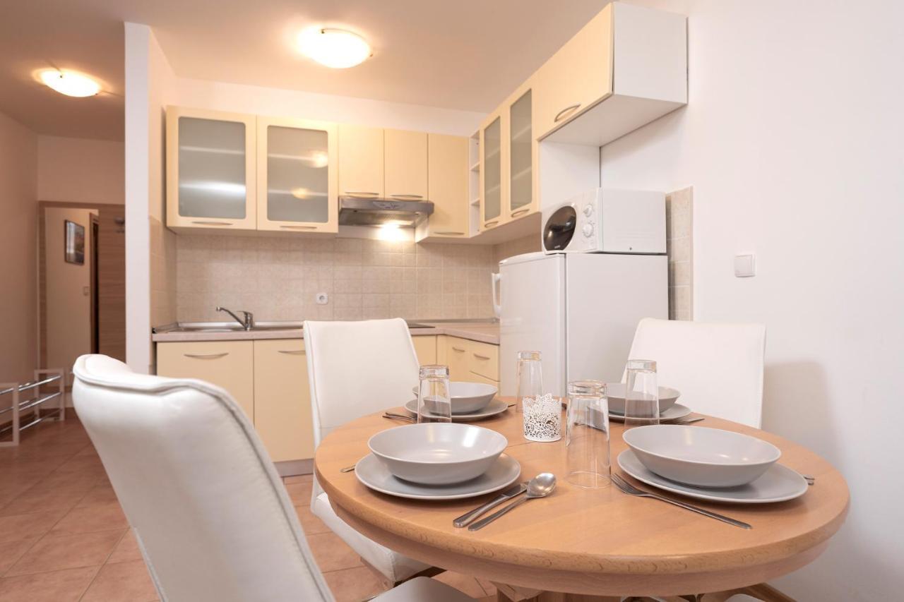 Villa Dalmatia Apartments Bol Eksteriør billede