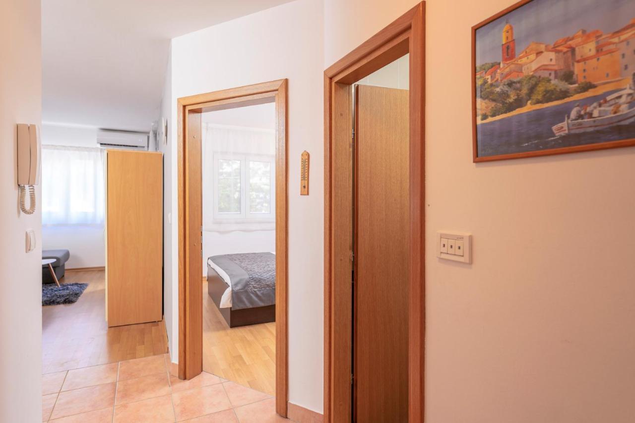 Villa Dalmatia Apartments Bol Eksteriør billede