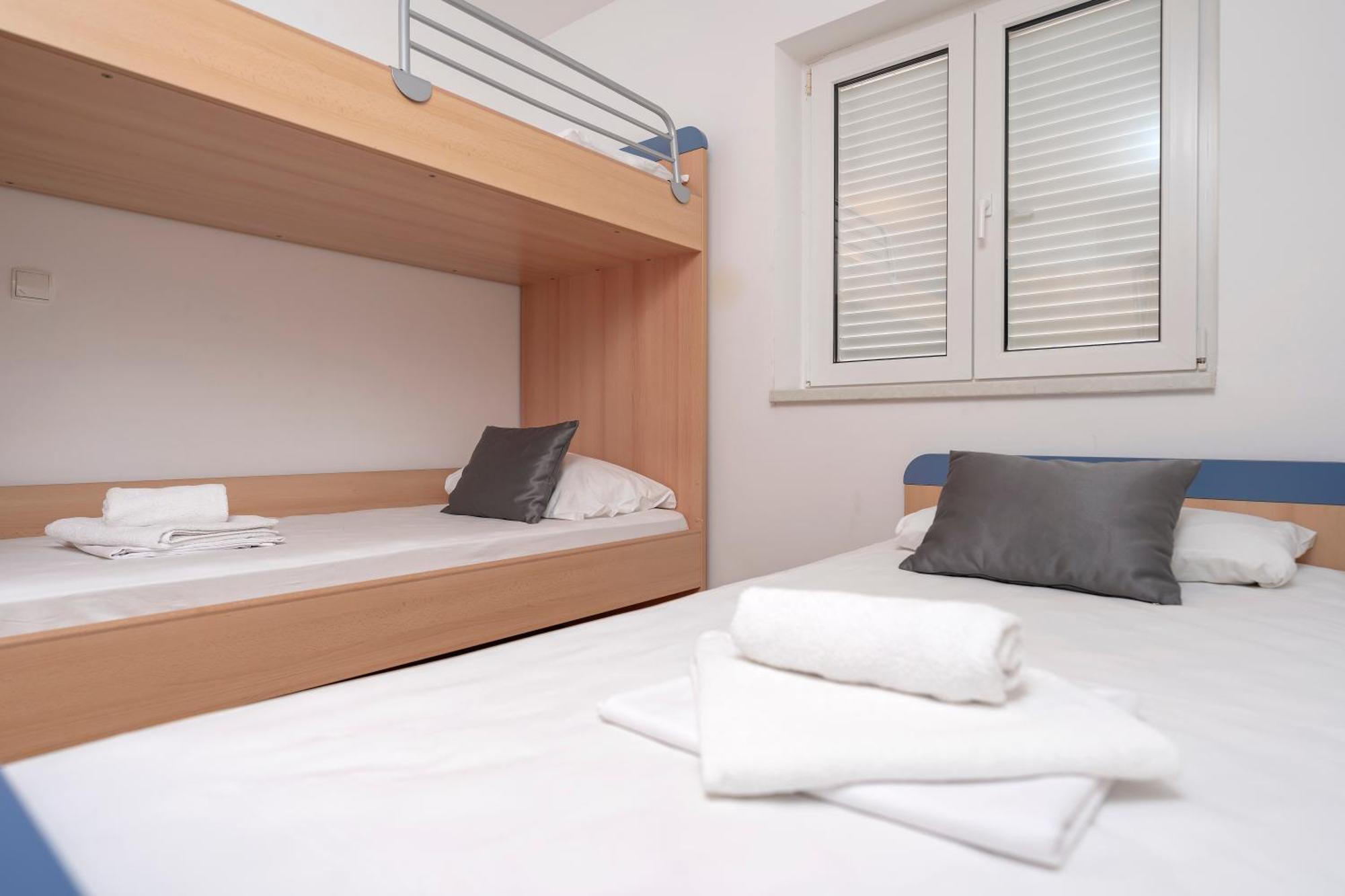 Villa Dalmatia Apartments Bol Eksteriør billede