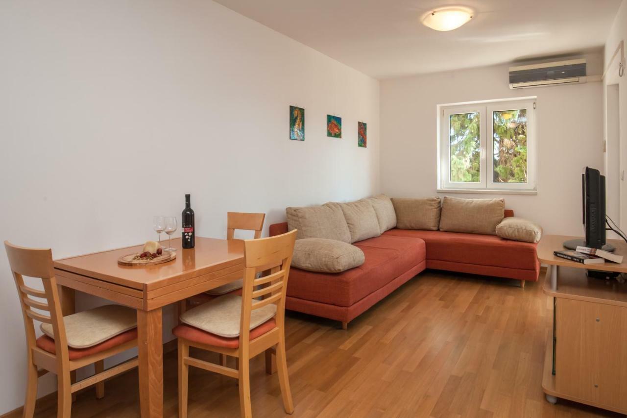 Villa Dalmatia Apartments Bol Eksteriør billede